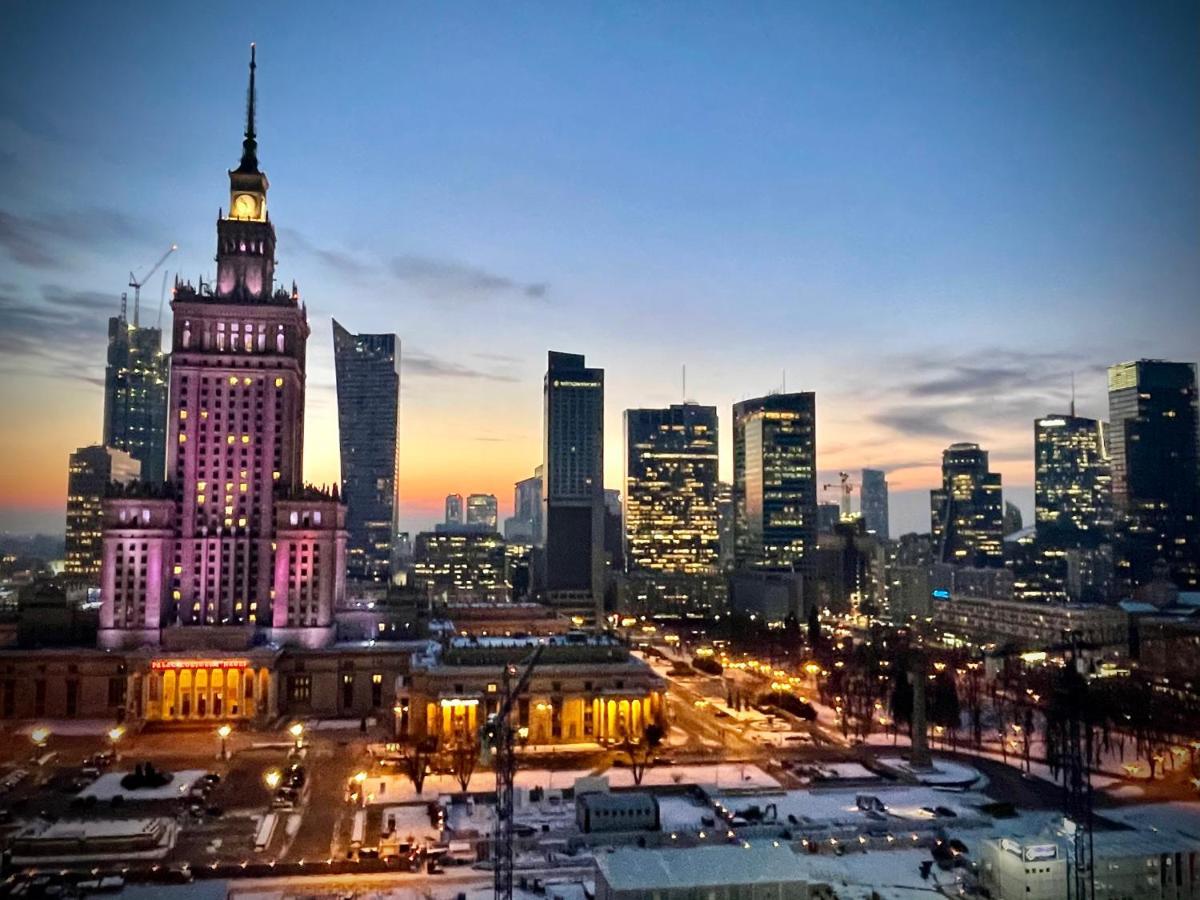 Red Centrum: Panoramic Views With High-speed Wi-fi And Smart Entertainment Apartment Warsaw