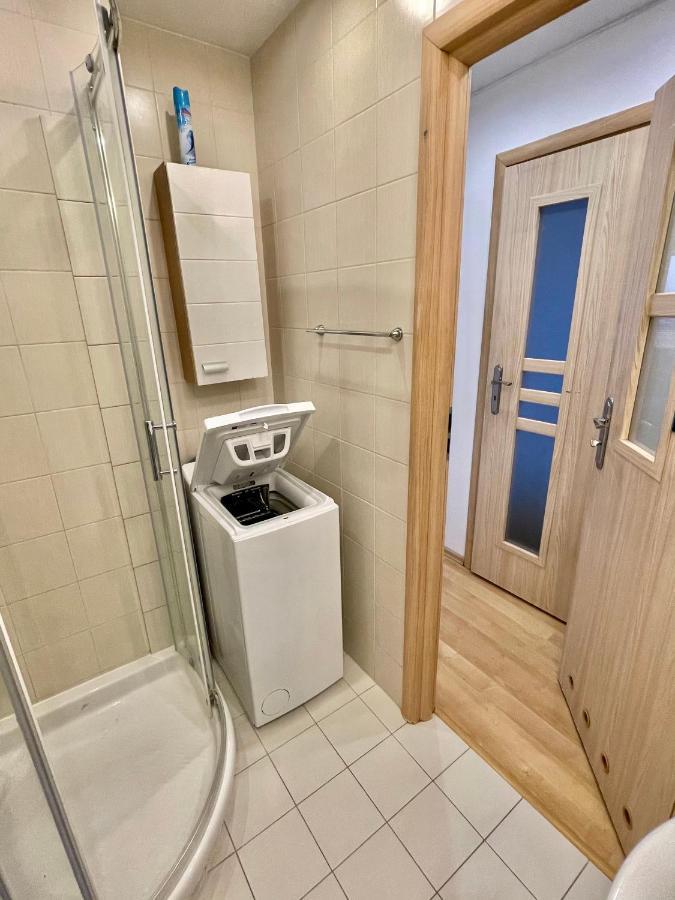 Red Centrum: Panoramic Views With High-speed Wi-fi And Smart Entertainment Apartment
