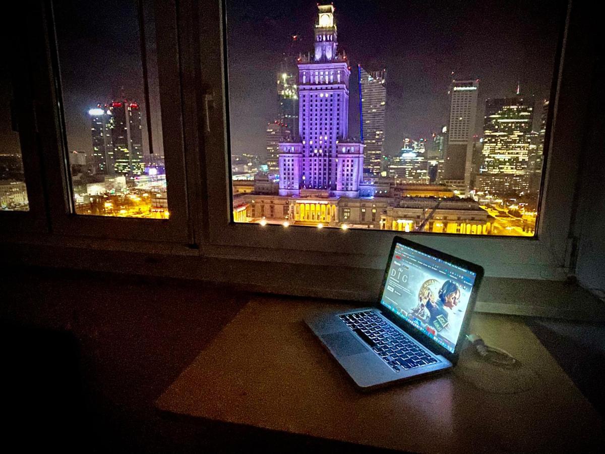 Red Centrum: Panoramic Views With High-speed Wi-fi And Smart Entertainment