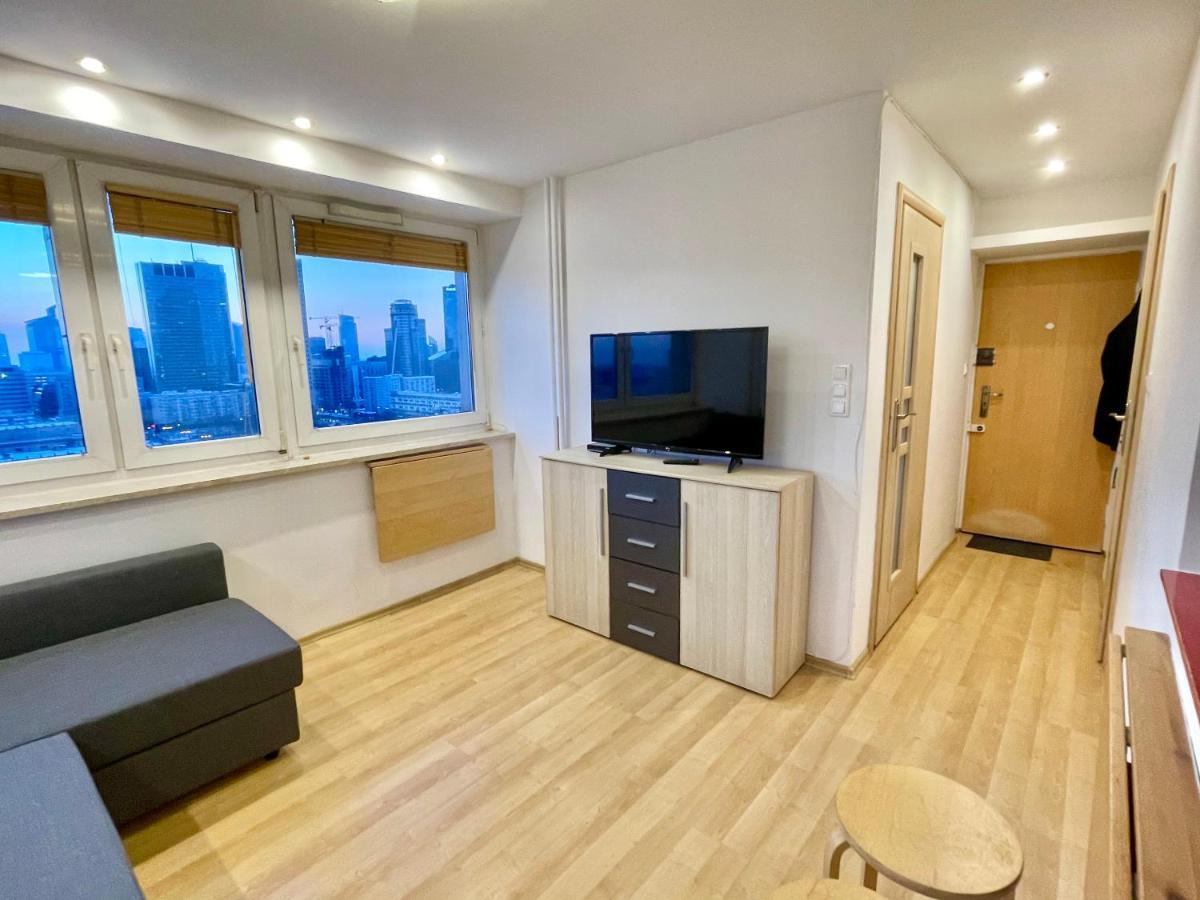 Red Centrum: Panoramic Views With High-speed Wi-fi And Smart Entertainment Apartment Warsaw